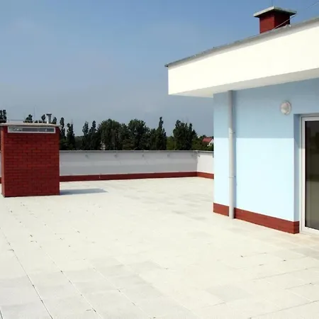 In Mit Terrasse Kołobrzeg